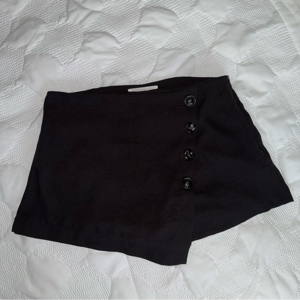 Black Buttoned Asymmetrical Mini Skort🖤